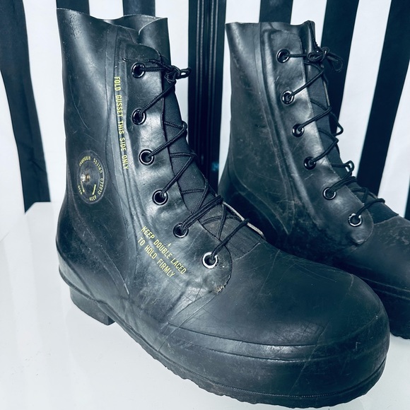 US Military Issue (1977) Mickey Mouse Bunny BATA Rubber Boots - 11R - Picture 12 of 12